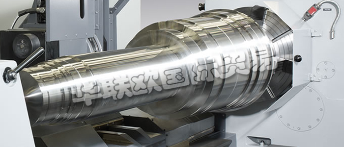 HERKULES車床是集100多年的機(jī)床制造經(jīng)驗(yàn)、可靠性及應(yīng)用考量與最先進(jìn)技術(shù)相結(jié)合的結(jié)果。HERKULES提供各種加工直徑和重量的重型車床，可完成工件直徑從幾厘米，重量幾公斤到直徑3米，重量400噸的加工任務(wù)。HERKULES可提供各種范圍的輥環(huán)高精度車削和修磨的解決方案。